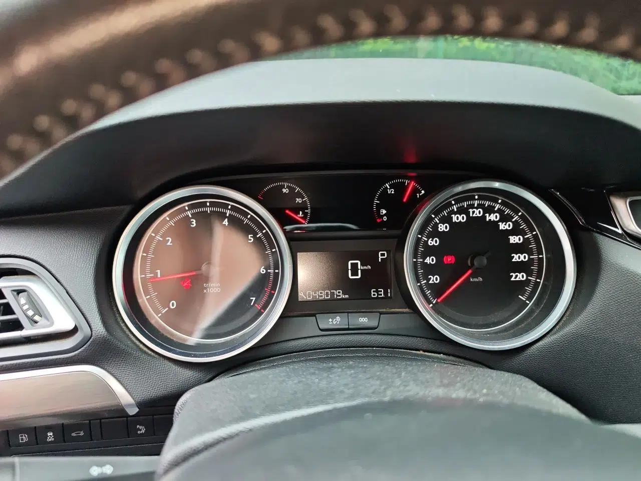 Peugeot 408 2016 1.6T Automatic Luxury Edition — миниатюра 8