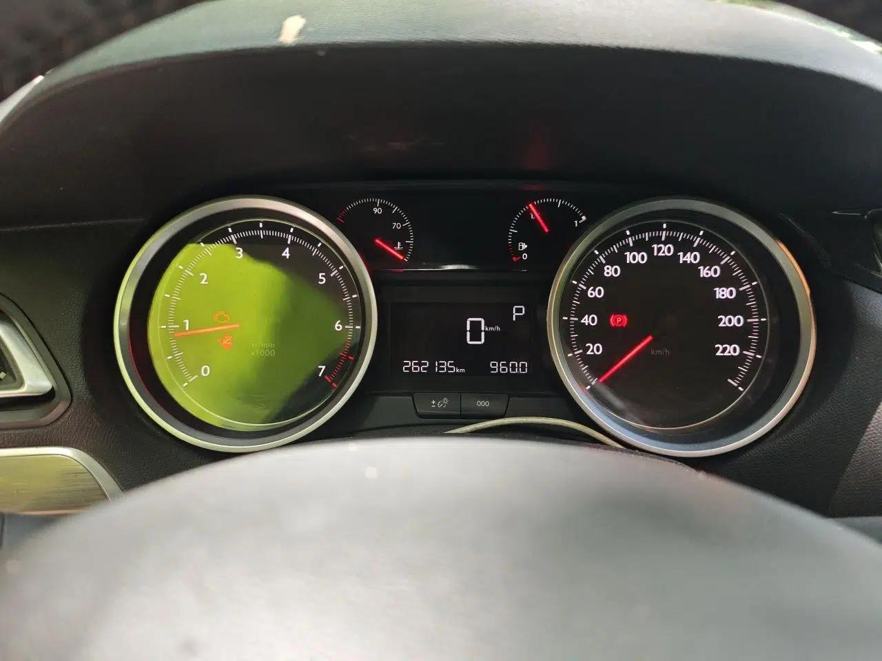 Peugeot 408 2014 1.8L Automatic Luxury Edition — миниатюра 11