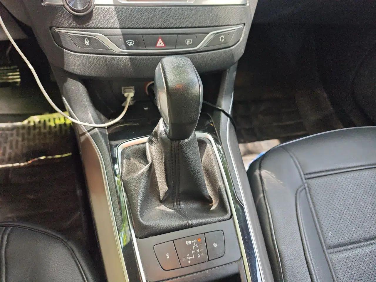 Peugeot 408 2014 1.8L Automatic Luxury Edition — миниатюра 14