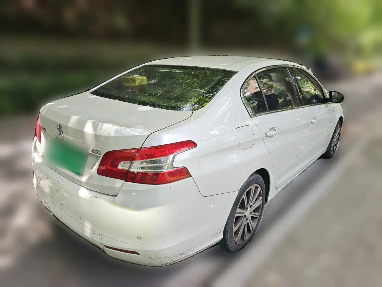 Peugeot 408 2014 1.8L Automatic Luxury Edition — миниатюра 6