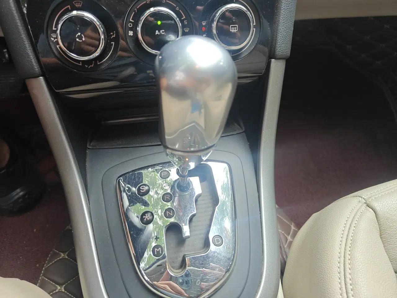 Peugeot 408 2013 2.0L Automatic Comfort Edition — миниатюра 14