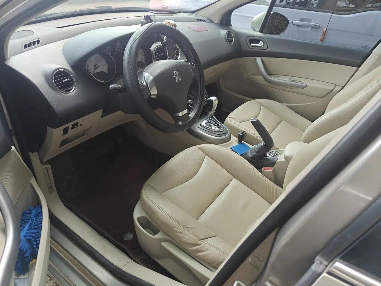 Peugeot 408 2013 2.0L Automatic Comfort Edition — миниатюра 15