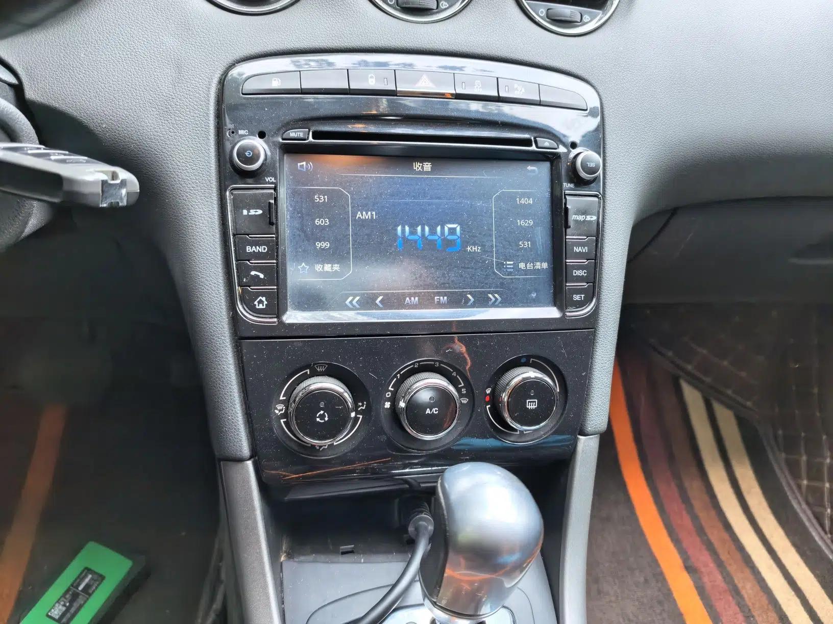 Peugeot 408 2013 2.0L Connected Car Luxury Edition — миниатюра 13