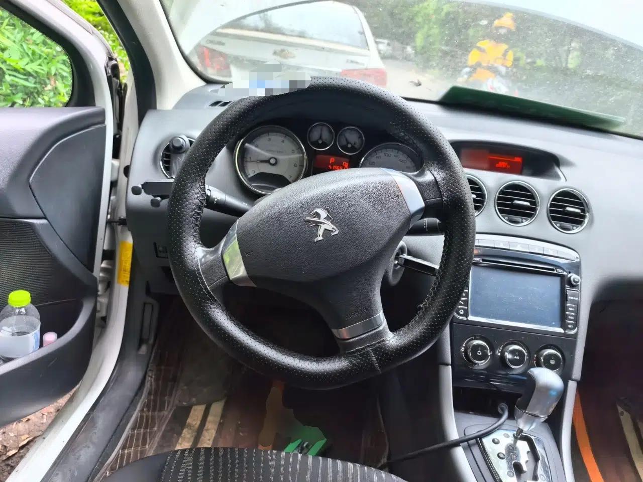 Peugeot 408 2013 2.0L Connected Car Luxury Edition — миниатюра 10