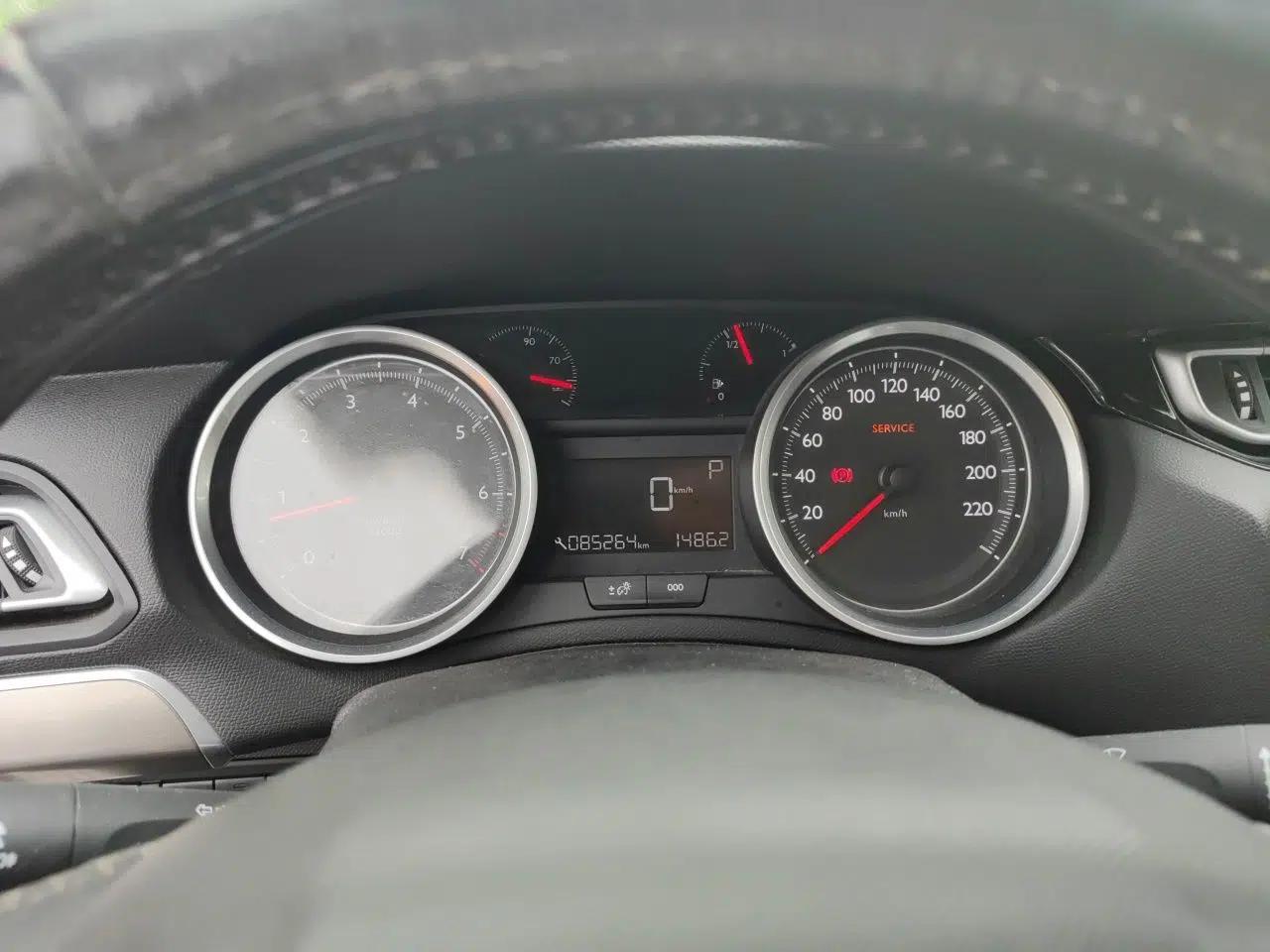 Peugeot 408 2016 1.6T Automatic Luxury Edition — миниатюра 11