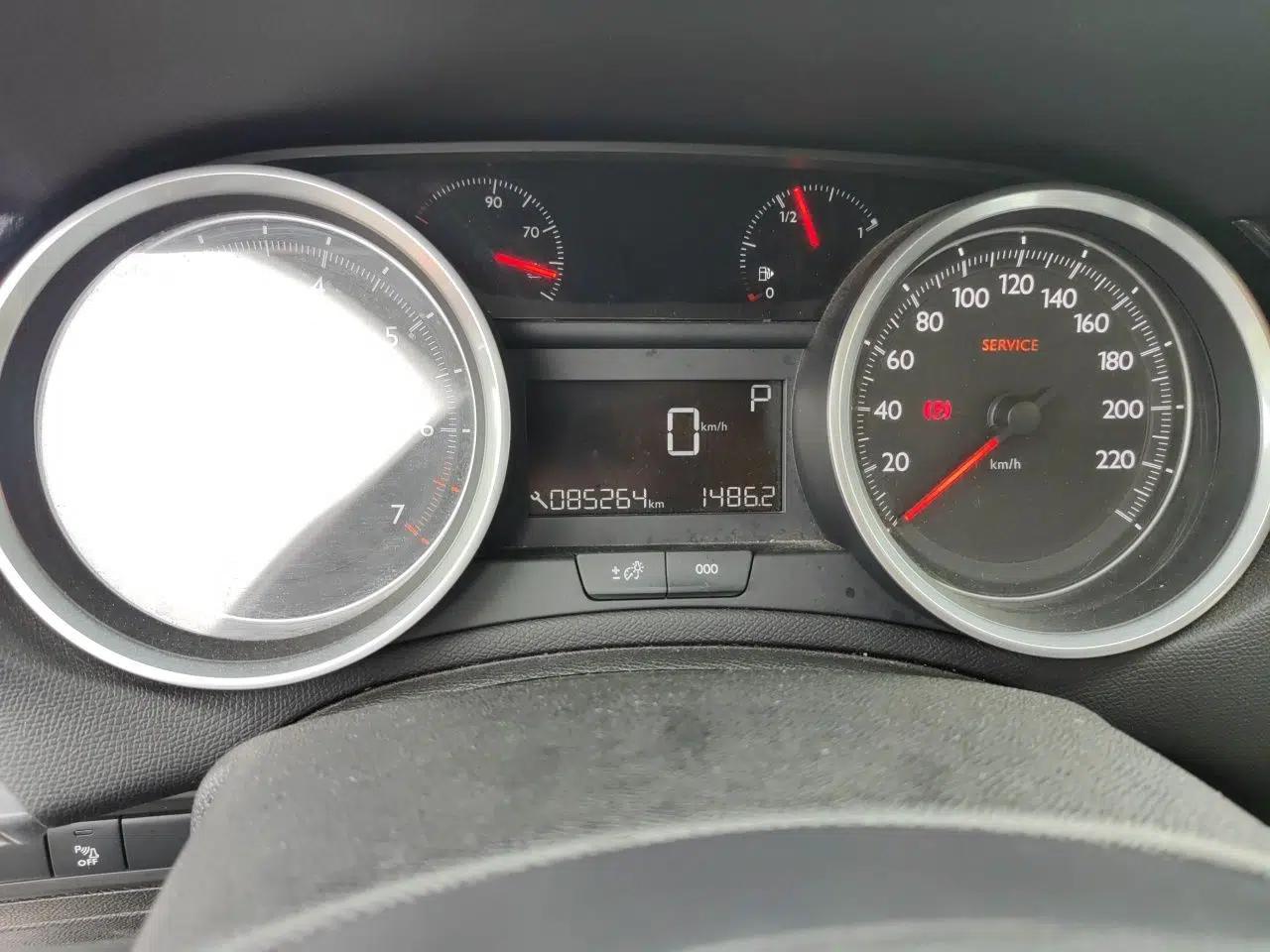 Peugeot 408 2016 1.6T Automatic Luxury Edition — миниатюра 12