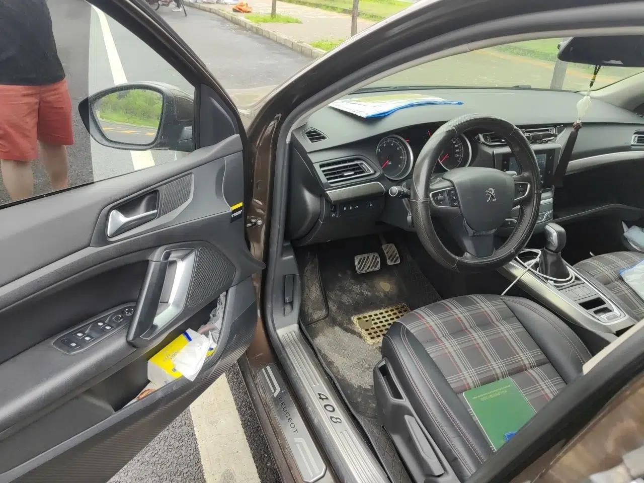 Peugeot 408 2016 1.6T Automatic Luxury Edition — миниатюра 16
