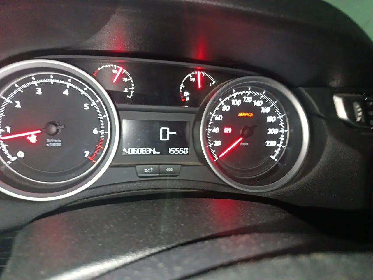 Peugeot 408 2014 1.8L Manual Leading Edition — миниатюра 11