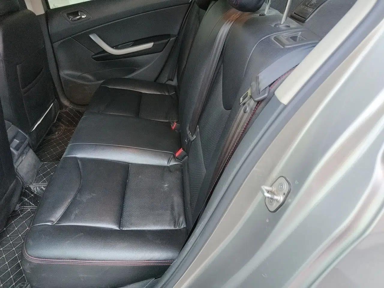 Peugeot 408 2013 2.0L Automatic Comfort Edition — миниатюра 17