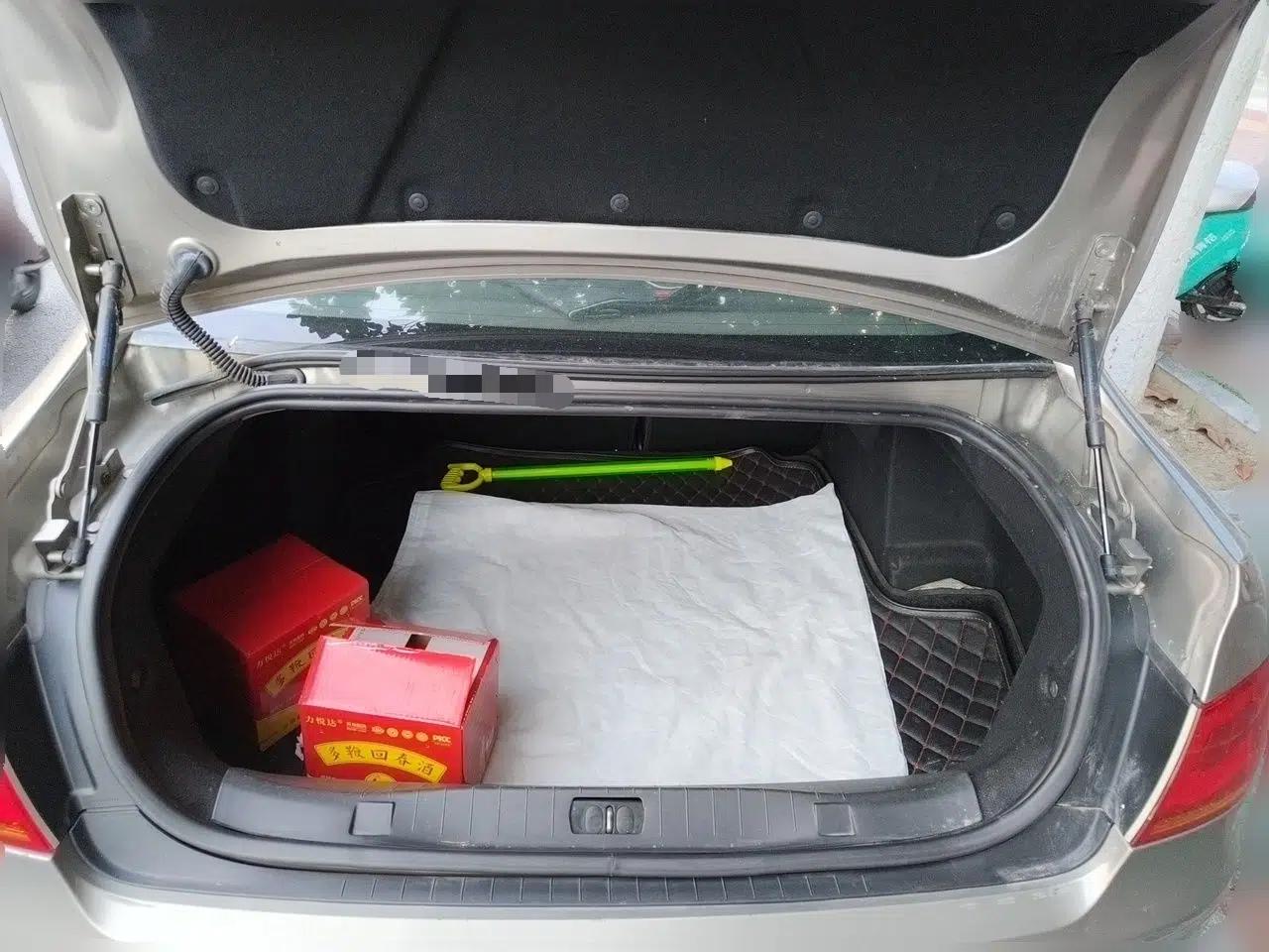 Peugeot 408 2013 2.0L Automatic Comfort Edition — миниатюра 19