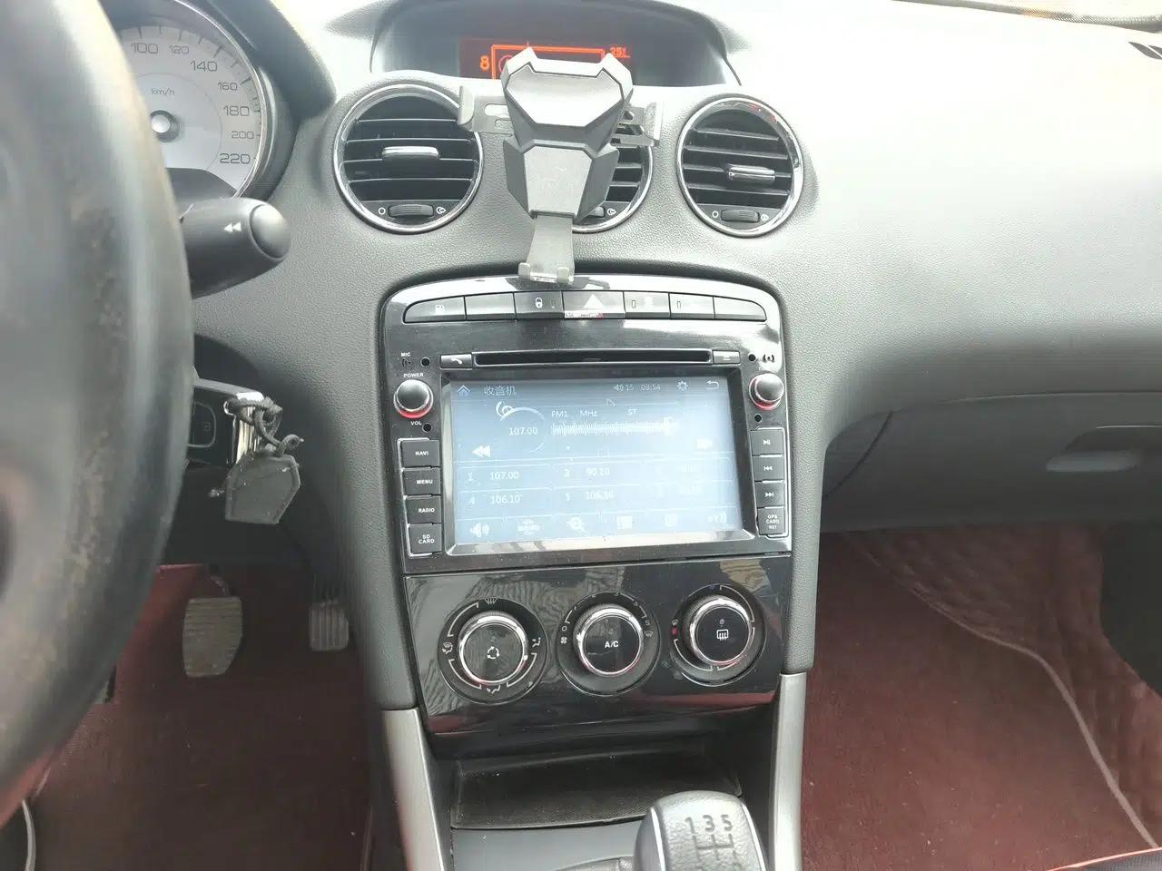 Peugeot 408 2013 1.6L Manual Comfort Edition — миниатюра 13