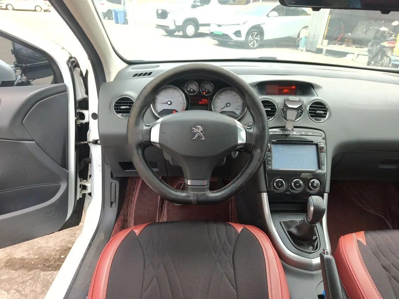 Peugeot 408 2013 1.6L Manual Comfort Edition — миниатюра 10