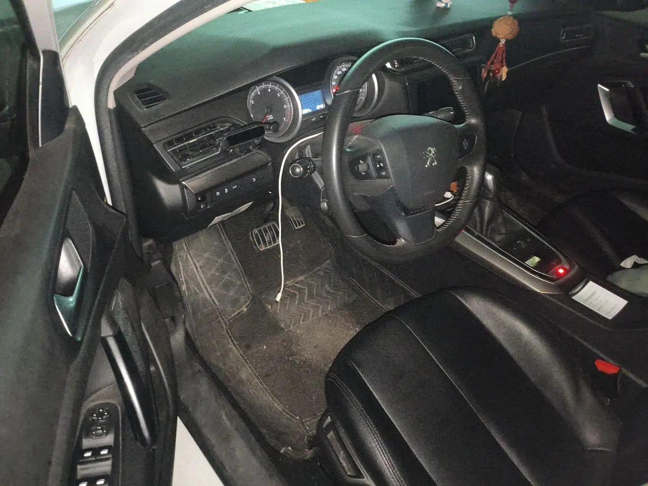 Peugeot 408 2015 1.2T Automatic Luxury Edition — миниатюра 16