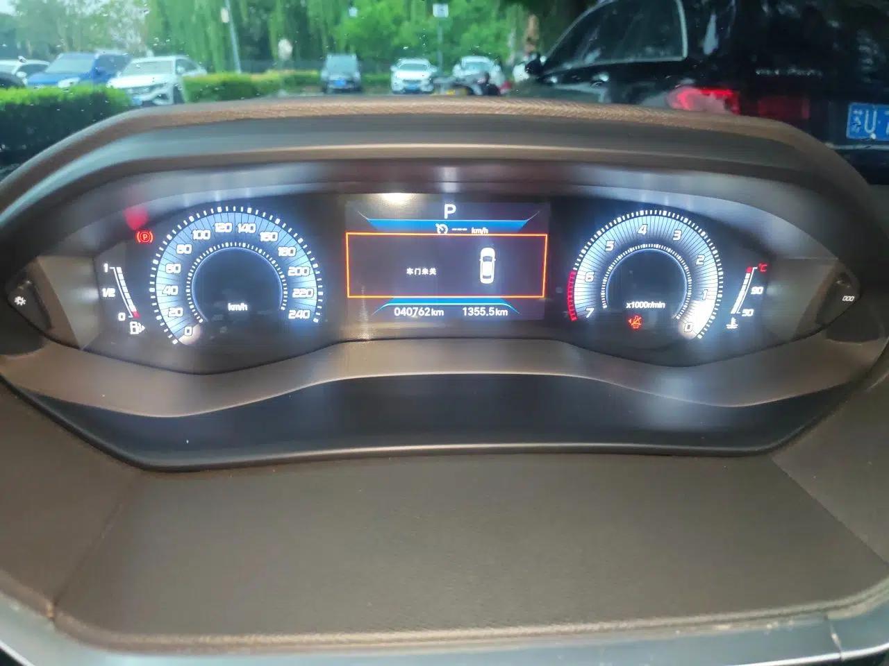 Peugeot 408 2022 1.6T Light-Chasing Edition — миниатюра 11