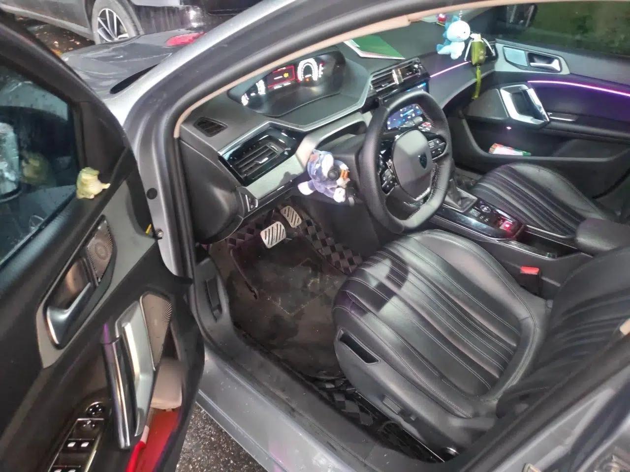 Peugeot 408 2022 1.6T Light-Chasing Edition — миниатюра 16