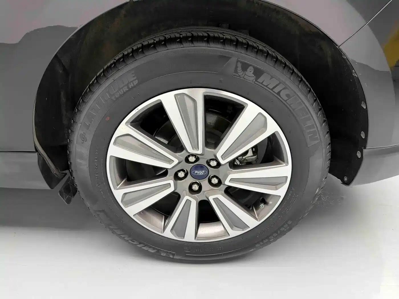 Edge 2021 PLUS EcoBoost 245 2WD Platinum Edition 5-seater — миниатюра 12