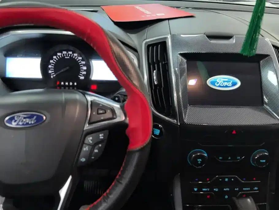 2017 Ford Edge EcoBoost 245 AWD Sport 7-seater — миниатюра 12
