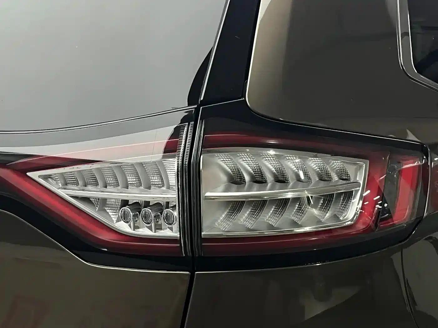Edge 2015 2.7T GTDi AWD Premium 7-Seater — миниатюра 27