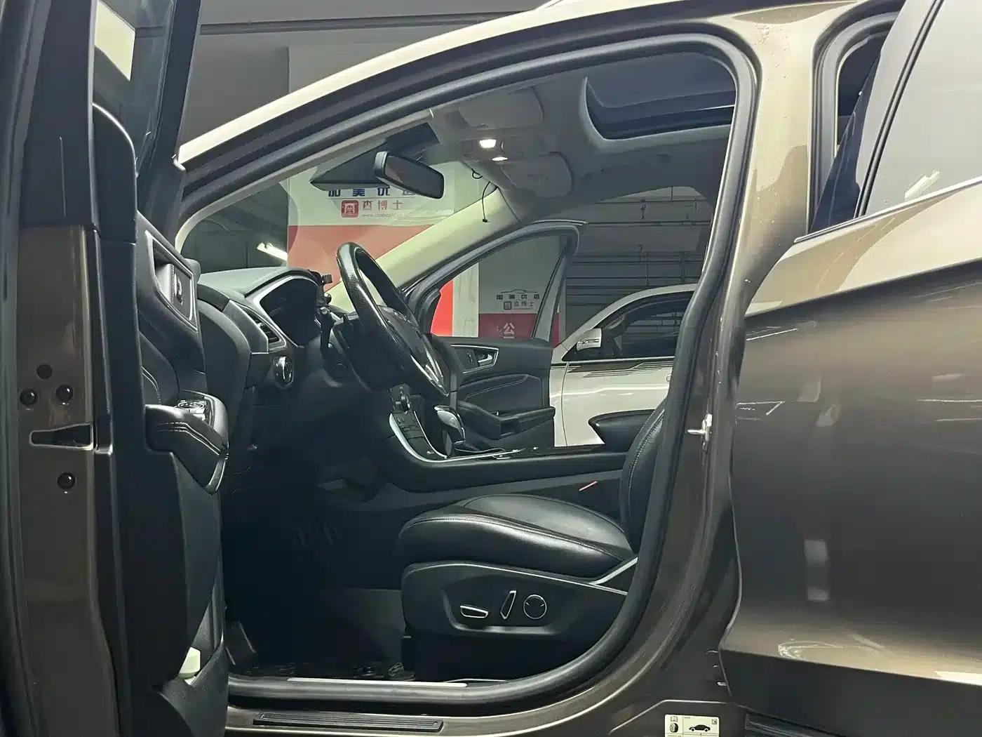 Edge 2015 2.7T GTDi AWD Premium 7-Seater — миниатюра 5
