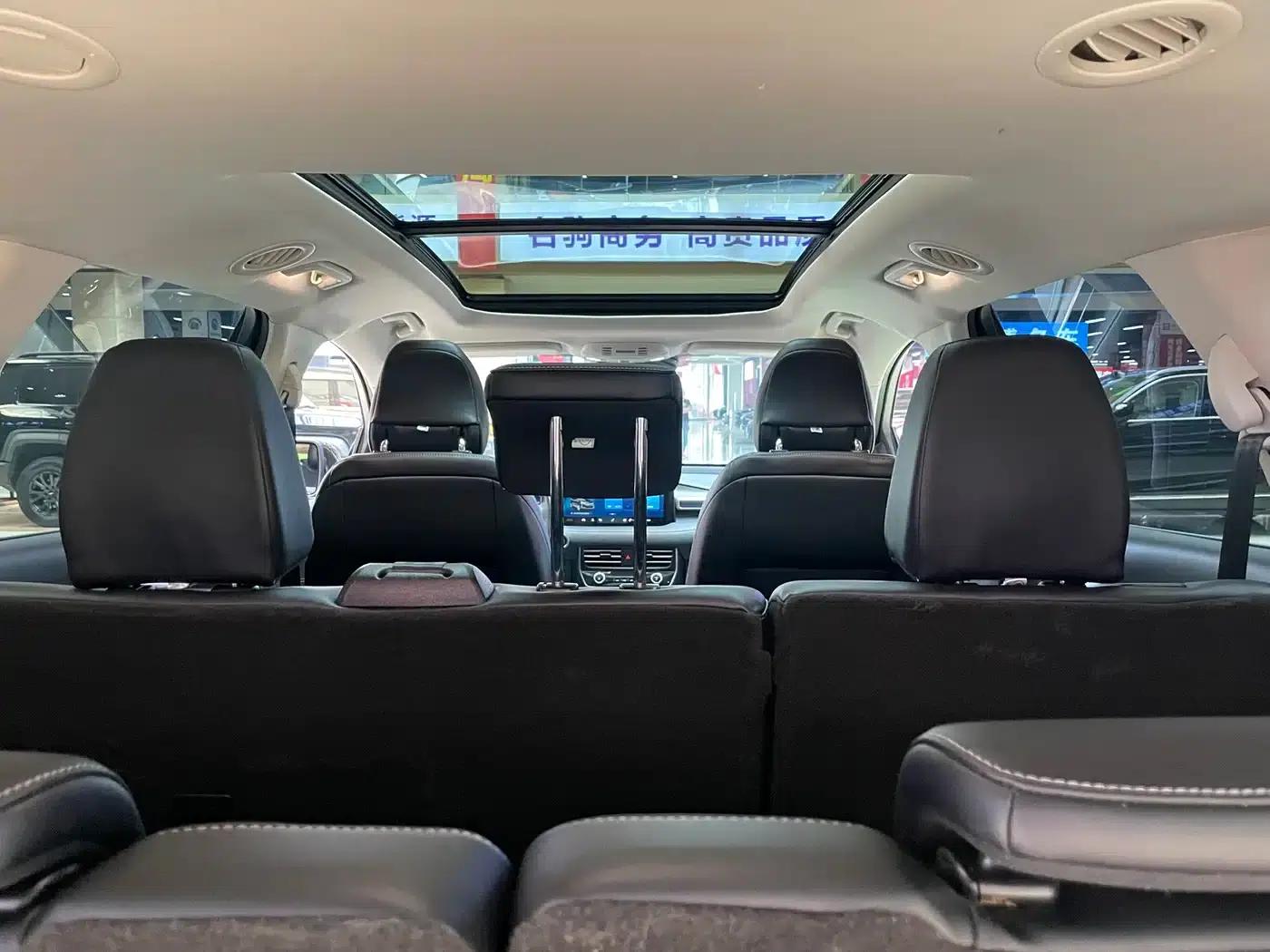 Edge 2021 Facelift PLUS EcoBoost 245 2WD Luxury 7-Seater — миниатюра 12