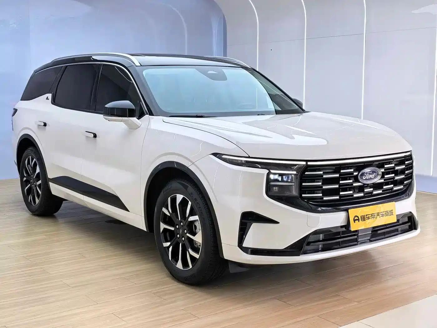 2025 Ford Edge L 2.0T EcoBoost E Hybrid AWD 7-Seat Supreme Edition — миниатюра 2