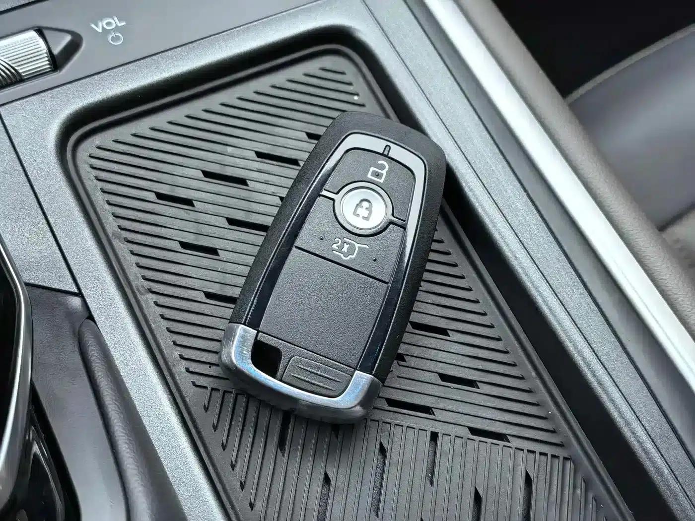 2025 Ford Edge L 2.0T EcoBoost E Hybrid AWD 7-Seat Supreme Edition — миниатюра 14