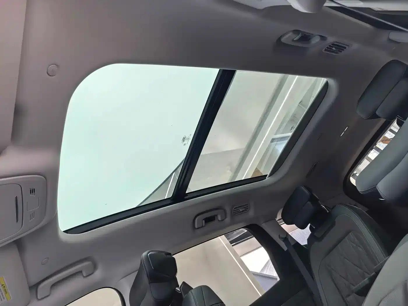 2025 Ford Edge L 2.0T EcoBoost E Hybrid AWD 7-Seat Supreme Edition — миниатюра 15