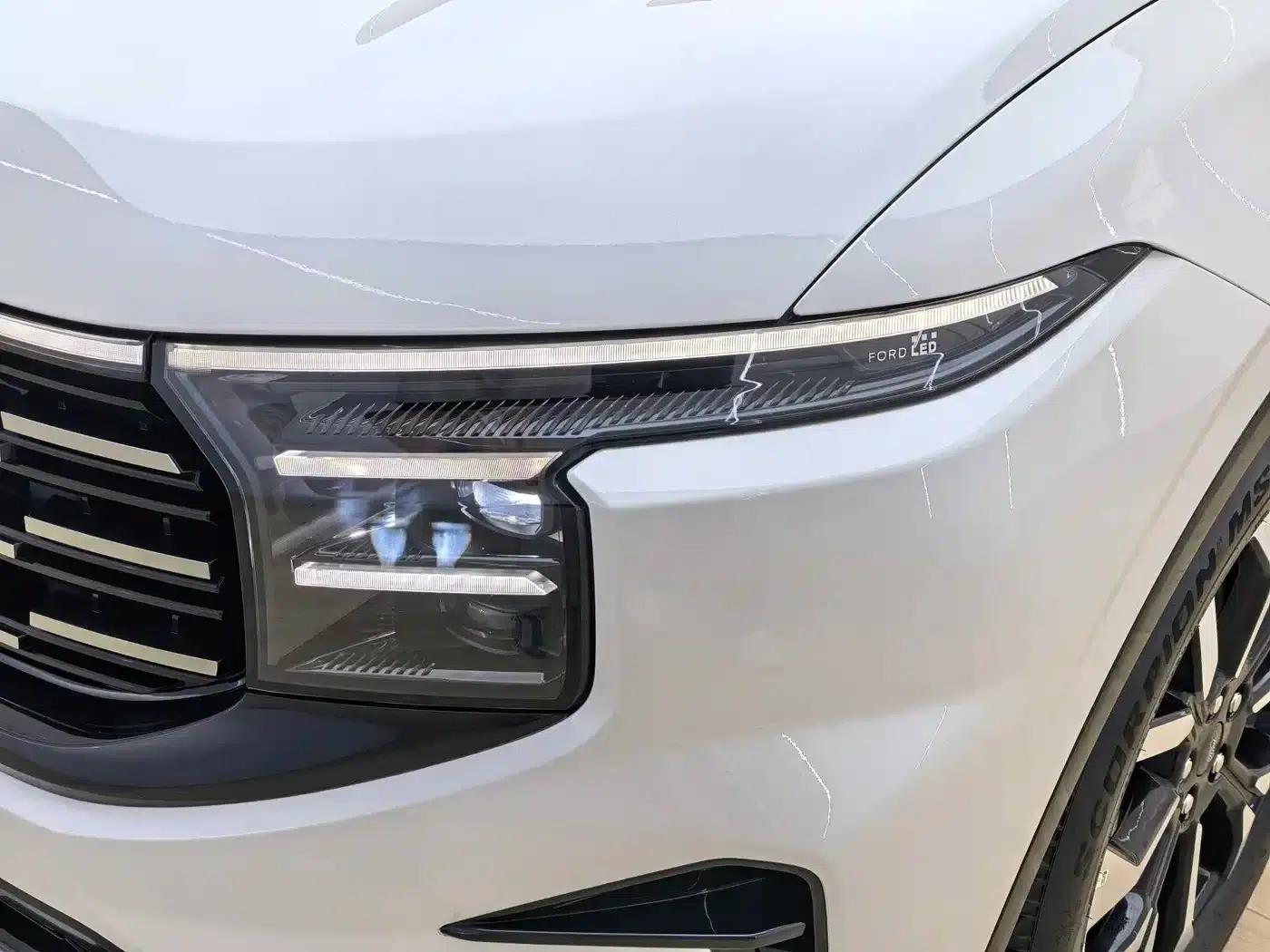 2025 Ford Edge L 2.0T EcoBoost E Hybrid AWD 7-Seat Supreme Edition — миниатюра 16