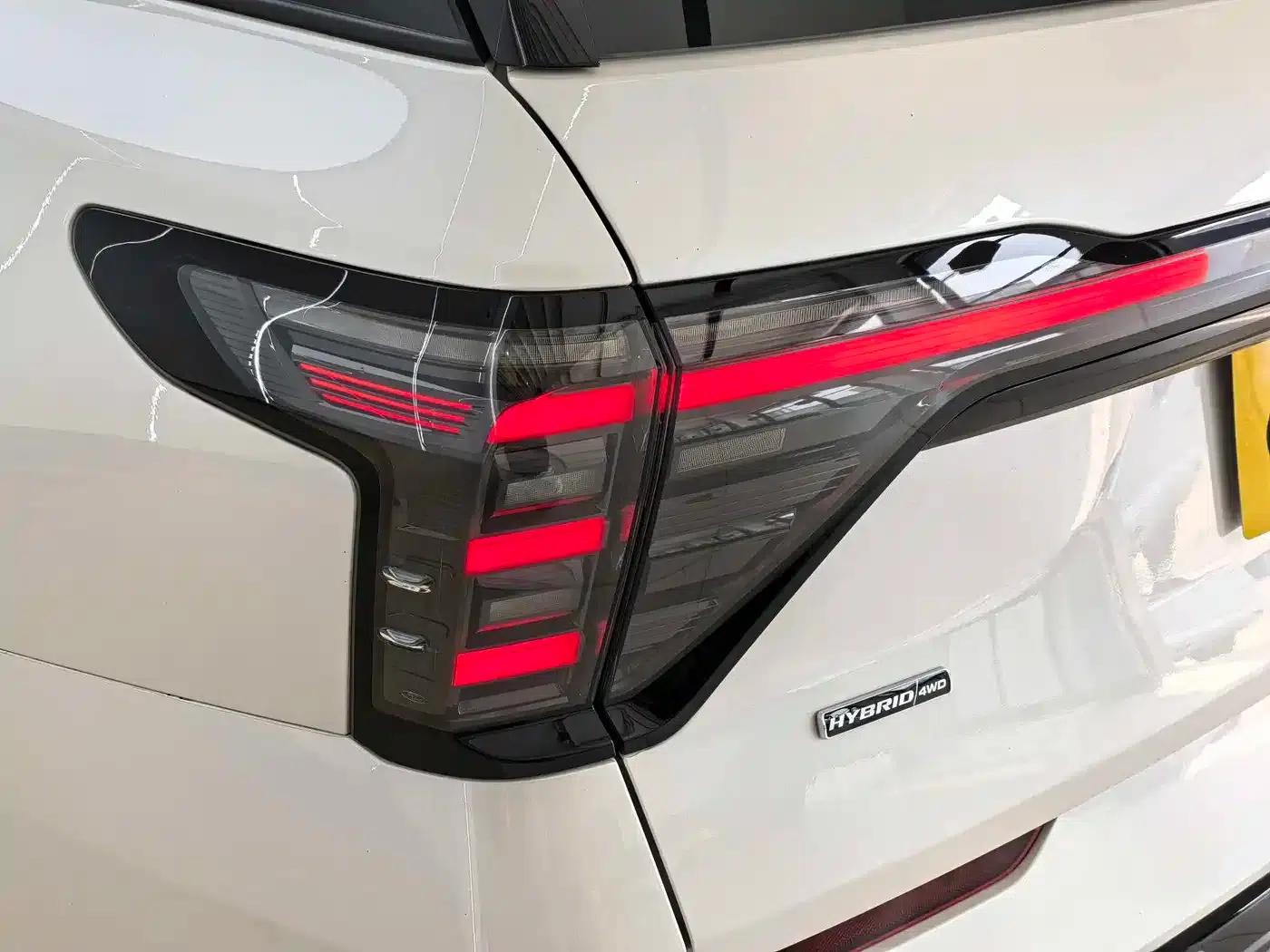 2025 Ford Edge L 2.0T EcoBoost E Hybrid AWD 7-Seat Supreme Edition — миниатюра 18