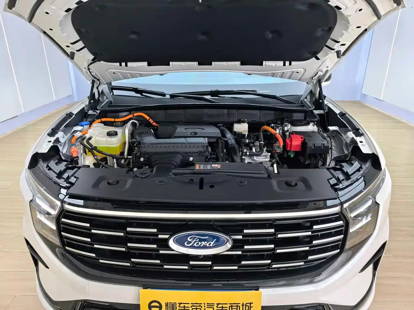 2025 Ford Edge L 2.0T EcoBoost E Hybrid AWD 7-Seat Supreme Edition — миниатюра 19