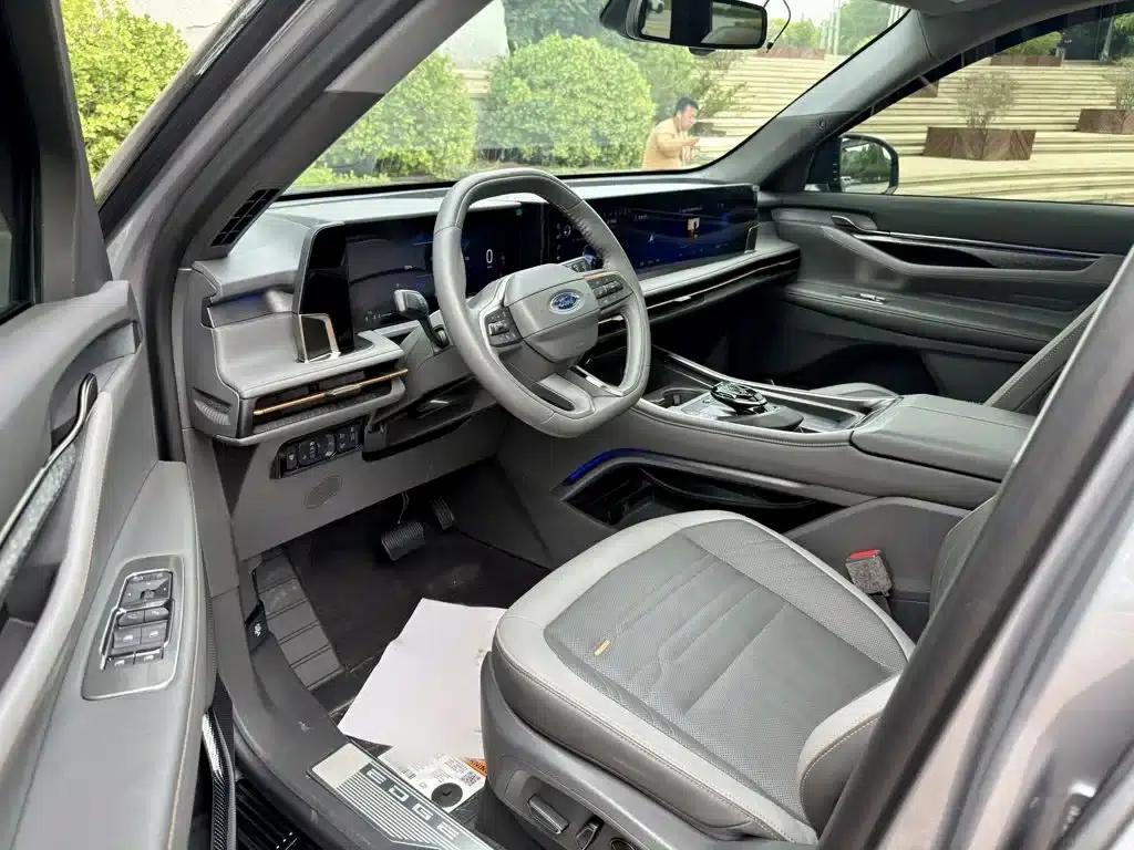 2023 Ford Edge L 2.0T EcoBoost E Hybrid AWD 7-Seat Supreme Edition — миниатюра 11