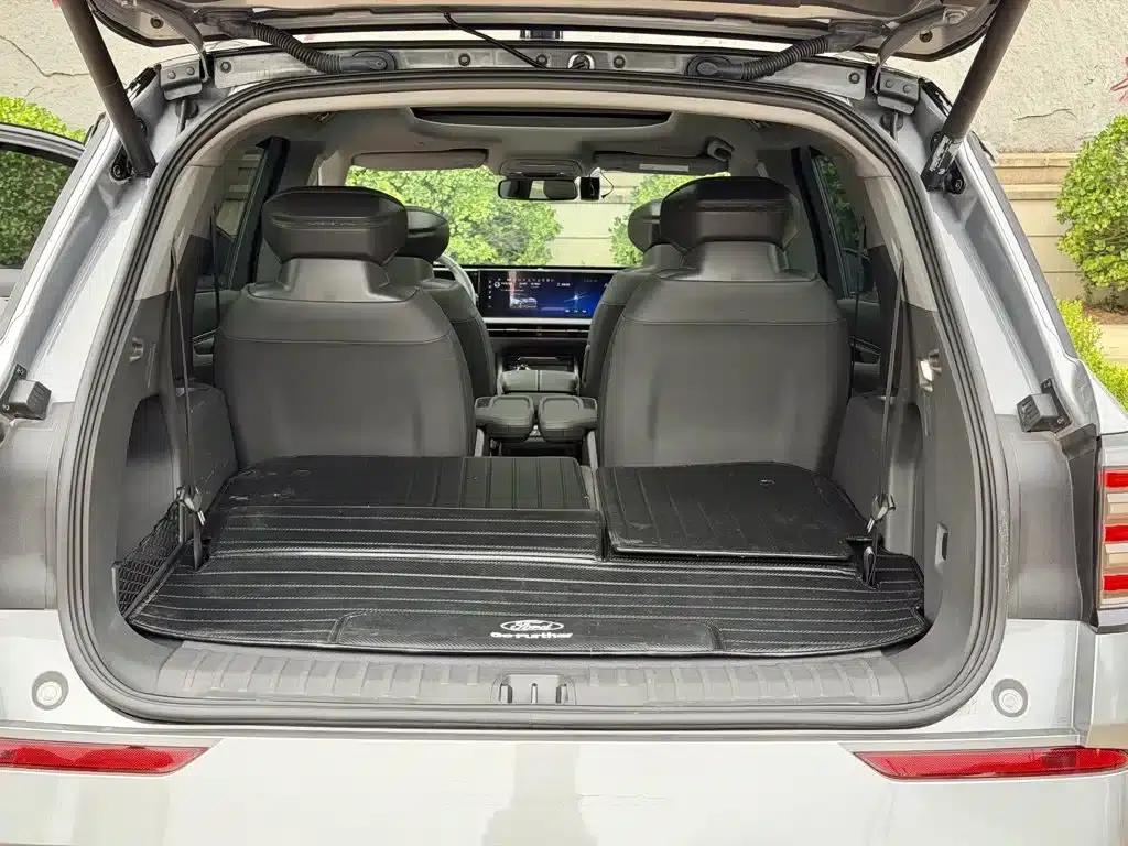 2023 Ford Edge L 2.0T EcoBoost E Hybrid AWD 7-Seat Supreme Edition — миниатюра 14