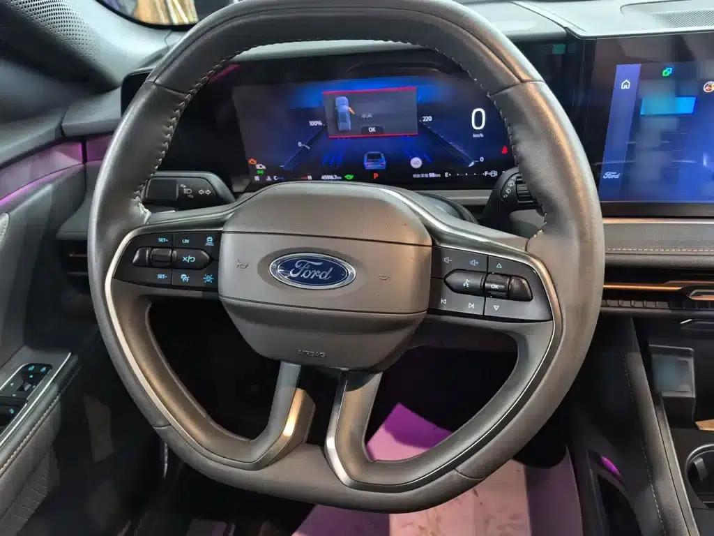2023 Ford Edge L 2.0T EcoBoost E Hybrid AWD 7-Seat Supreme Edition — миниатюра 8