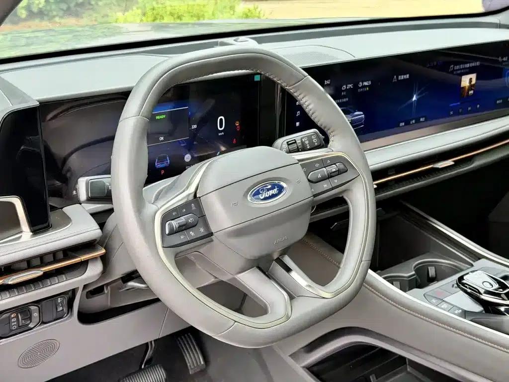 2023 Ford Edge L 2.0T EcoBoost E Hybrid AWD 7-Seat Supreme Edition — миниатюра 9