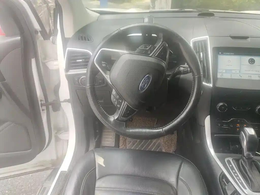 2016 Ford Edge EcoBoost 245 2WD Luxury 7-seater — миниатюра 3
