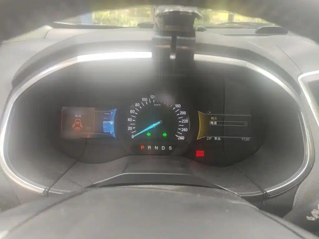 2016 Ford Edge EcoBoost 245 2WD Luxury 7-seater — миниатюра 4