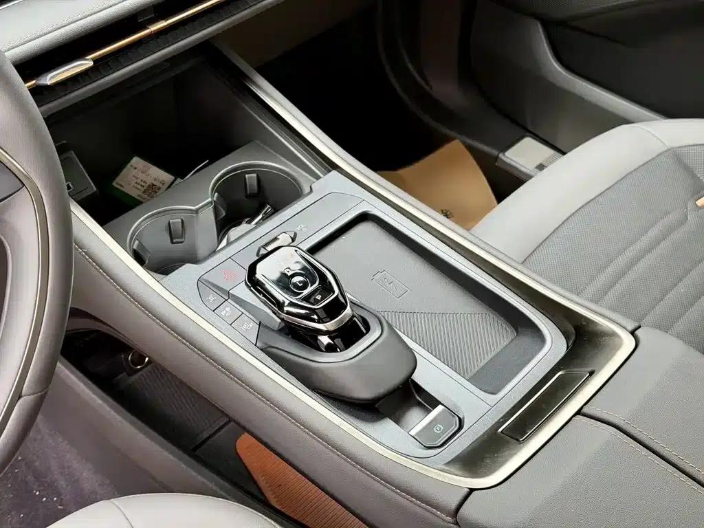 2023 Ford Edge L 2.0T EcoBoost E Hybrid AWD 7-Seat Supreme Edition — миниатюра 2