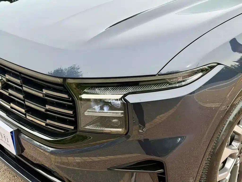 2023 Ford Edge L 2.0T EcoBoost E Hybrid AWD 7-Seat Supreme Edition — миниатюра 8