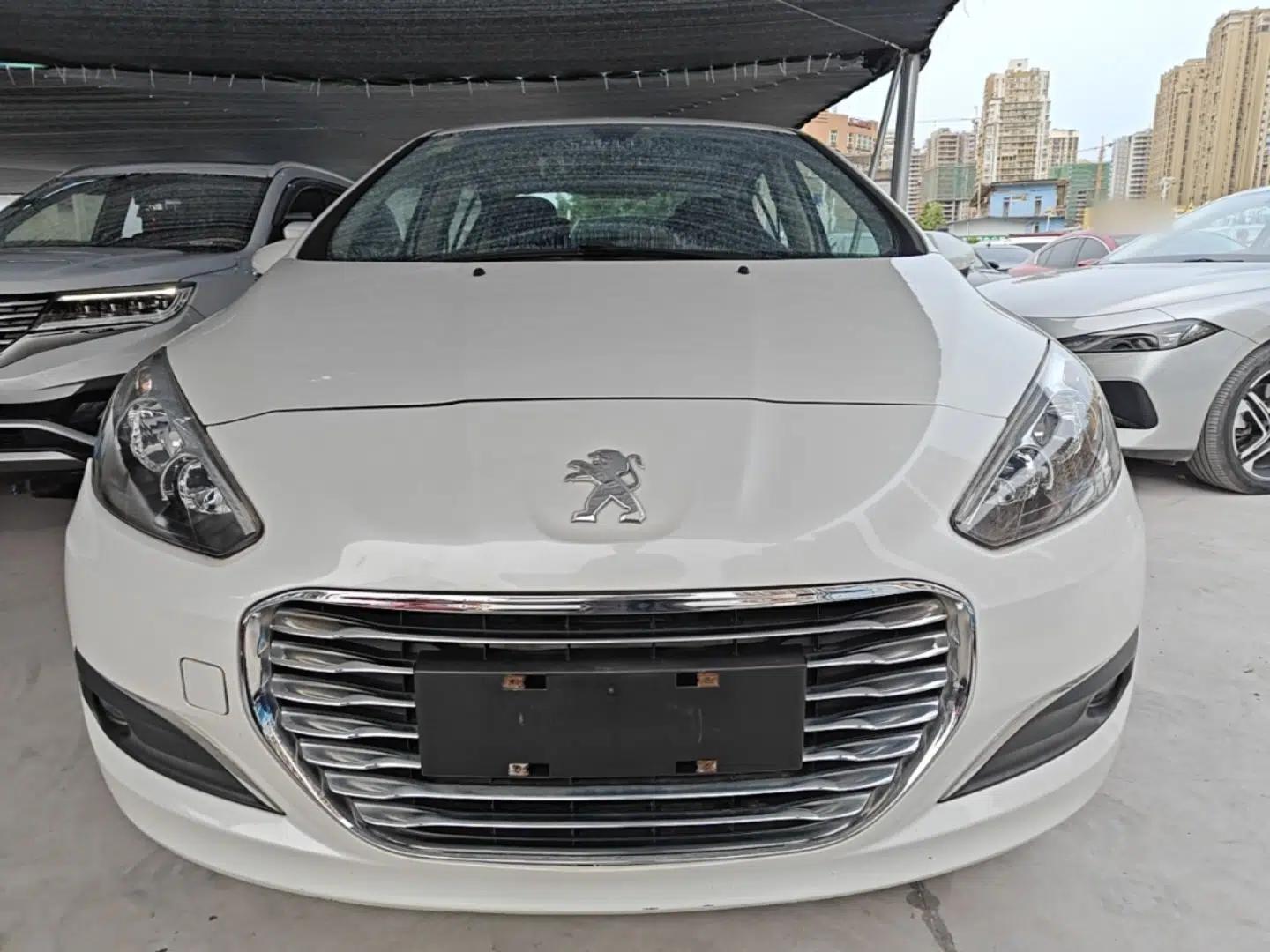 Peugeot 308 2014 Enjoyment Edition Classic 1.6L Automatic Fashion Model — миниатюра 2