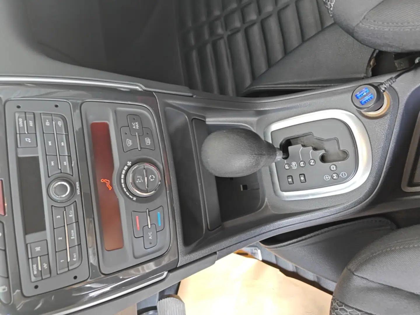 Peugeot 308 2014 Enjoyment Edition Classic 1.6L Automatic Fashion Model — миниатюра 16