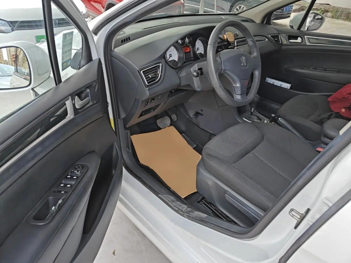 Peugeot 308 2014 Enjoyment Edition Classic 1.6L Automatic Fashion Model — миниатюра 18