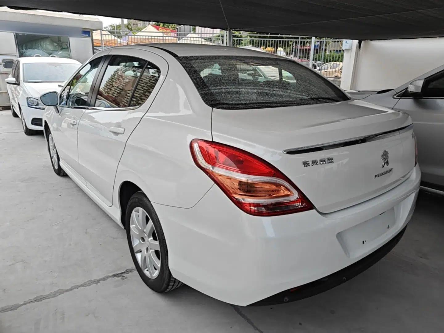 Peugeot 308 2014 Enjoyment Edition Classic 1.6L Automatic Fashion Model — миниатюра 4