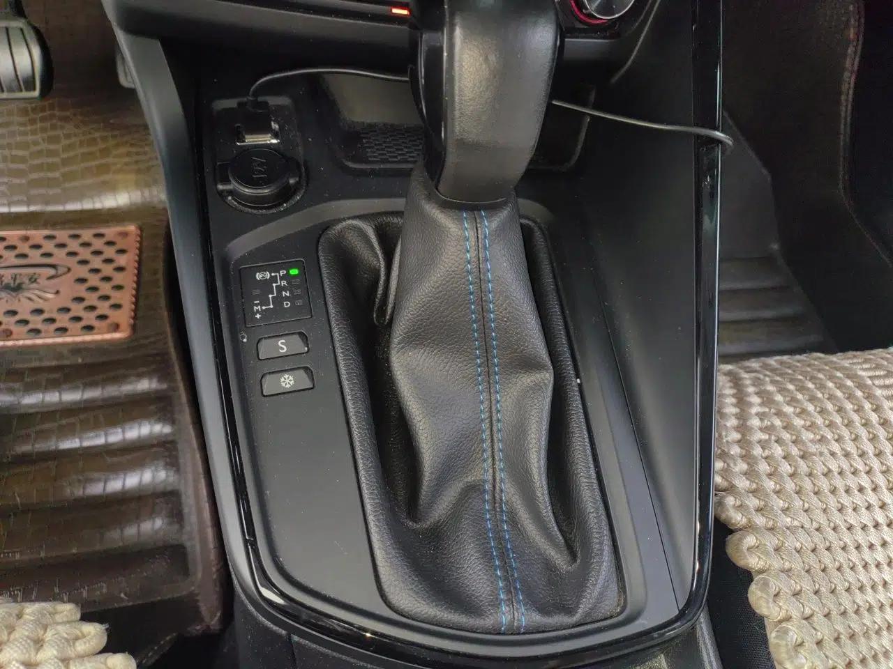 Peugeot 308 2016 1.6L Automatic Fashion Edition — миниатюра 14