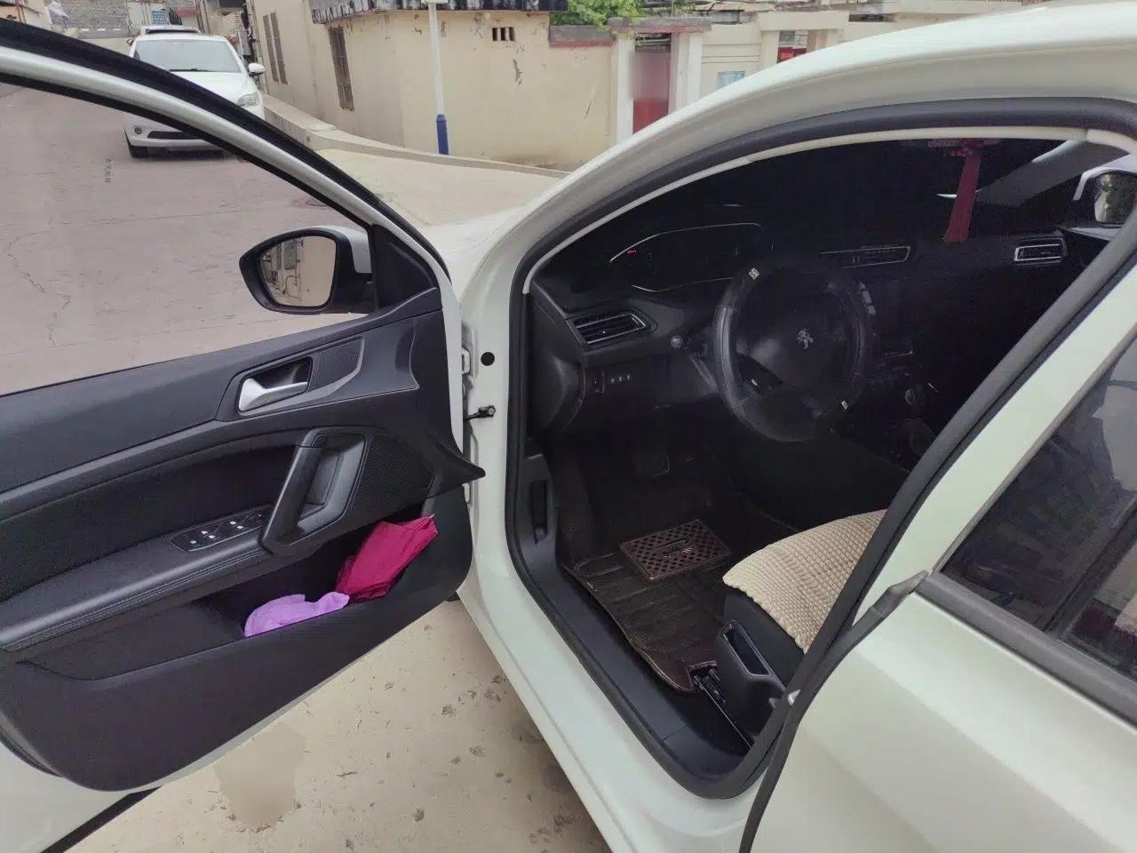 Peugeot 308 2016 1.6L Automatic Fashion Edition — миниатюра 16