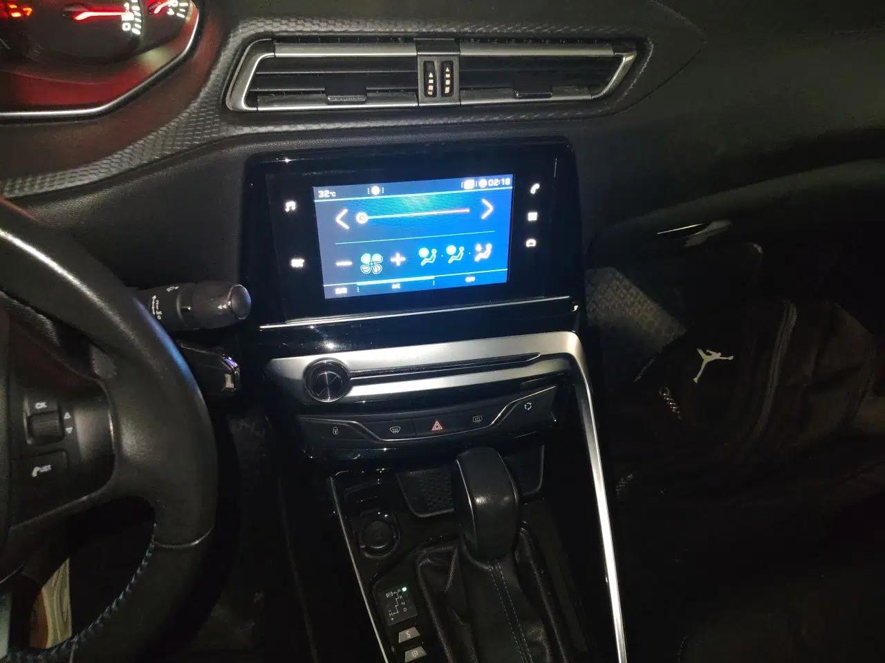 Peugeot 308 2016 1.6L Automatic Luxury Edition — миниатюра 13