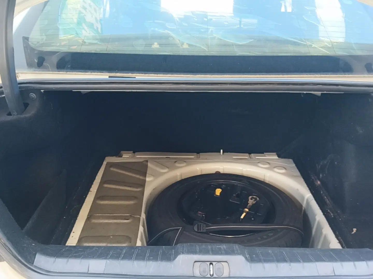 Peugeot 308 2013 1.6L Automatic YouShang Model — миниатюра 22