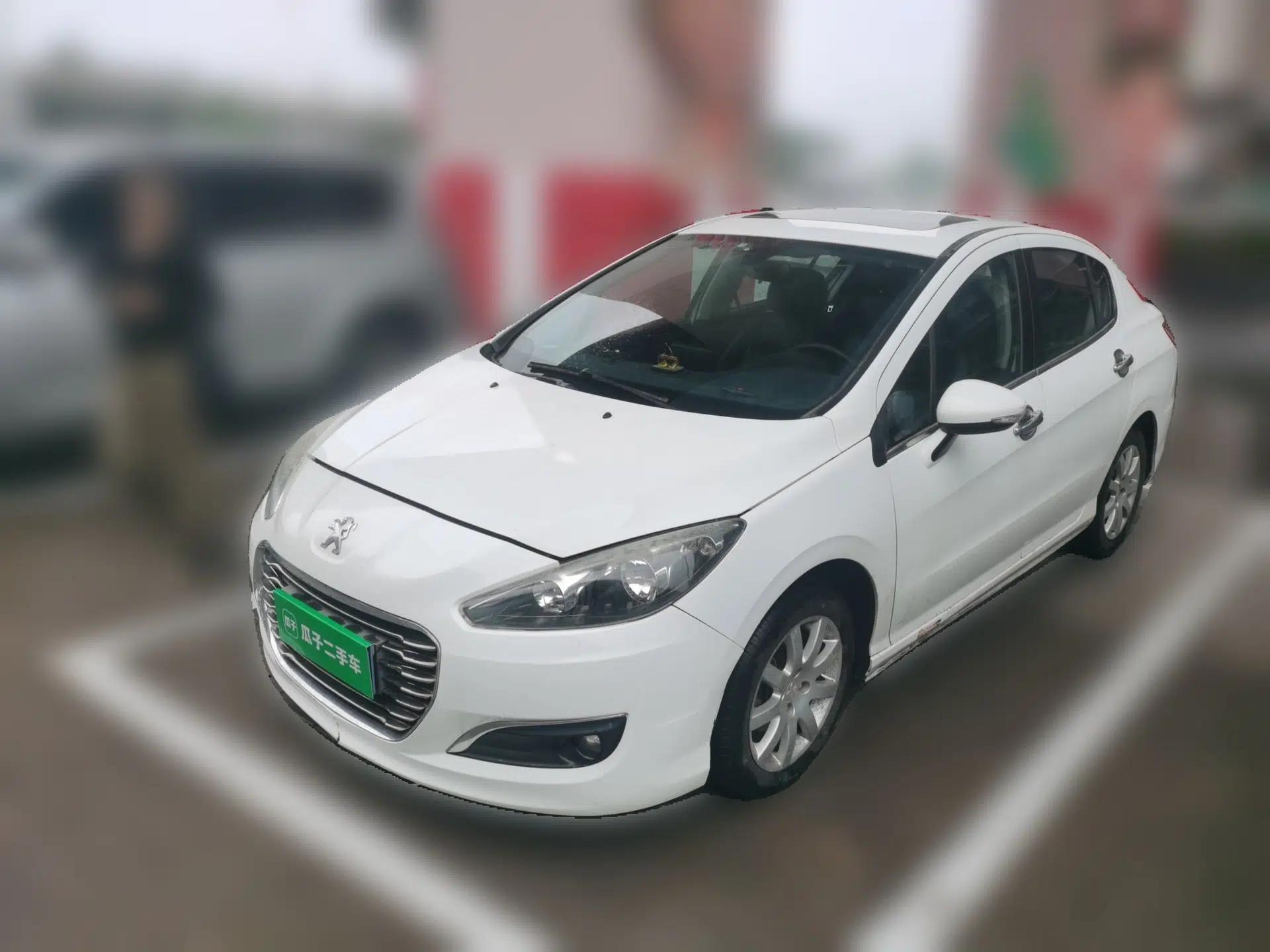 Peugeot 308 2013 1.6L Manual Fashion Model — миниатюра 1
