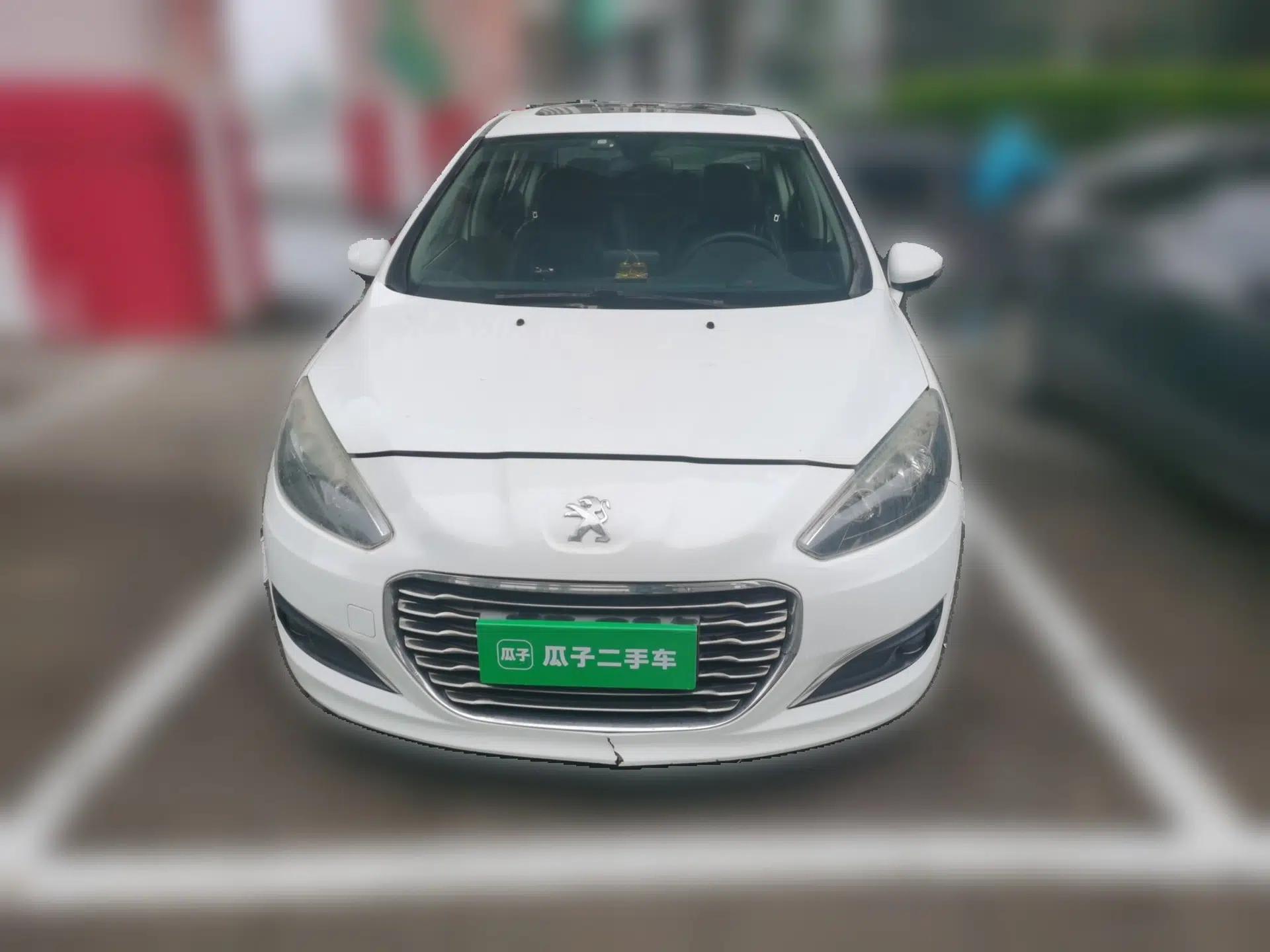 Peugeot 308 2013 1.6L Manual Fashion Model — миниатюра 2