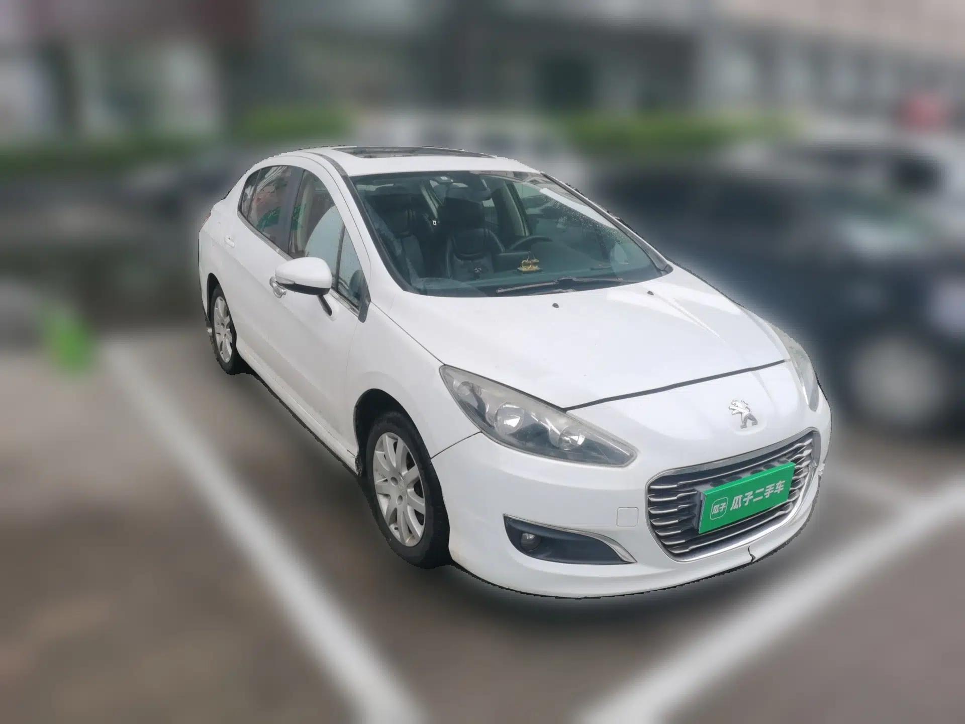 Peugeot 308 2013 1.6L Manual Fashion Model — миниатюра 3