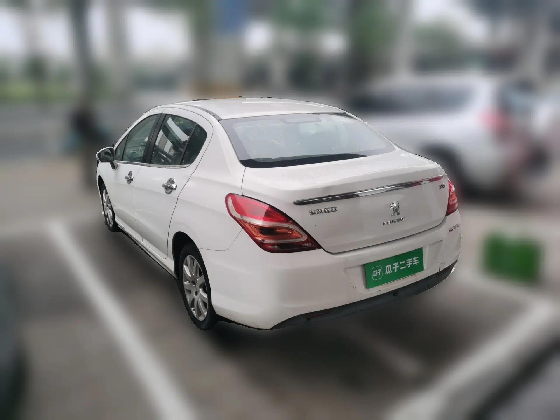 Peugeot 308 2013 1.6L Manual Fashion Model — миниатюра 4